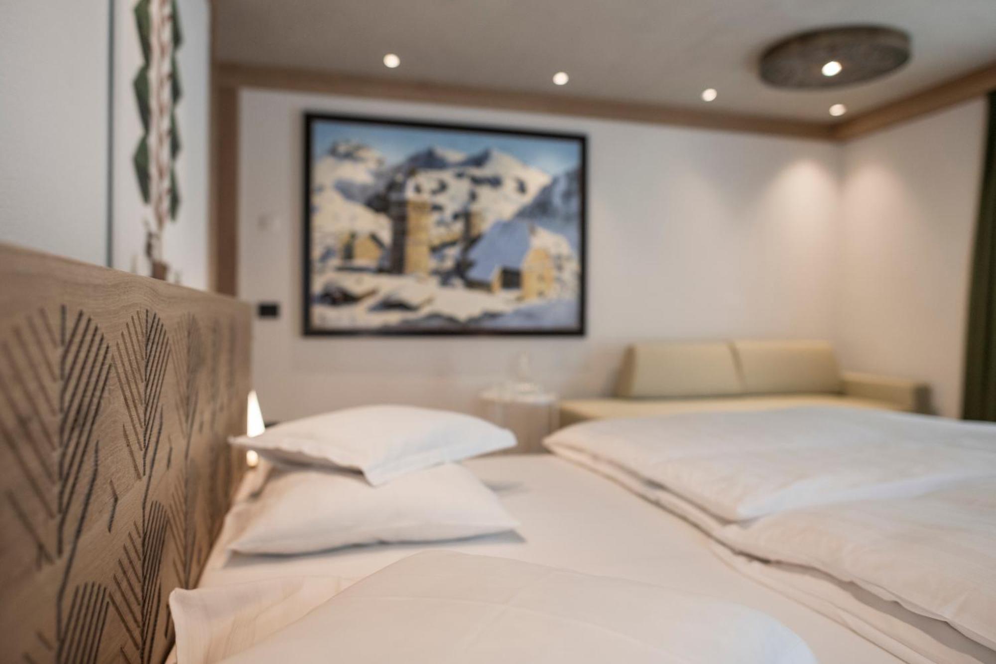 קורברה אין בדיה Posta Zirm Hotel מראה חיצוני תמונה