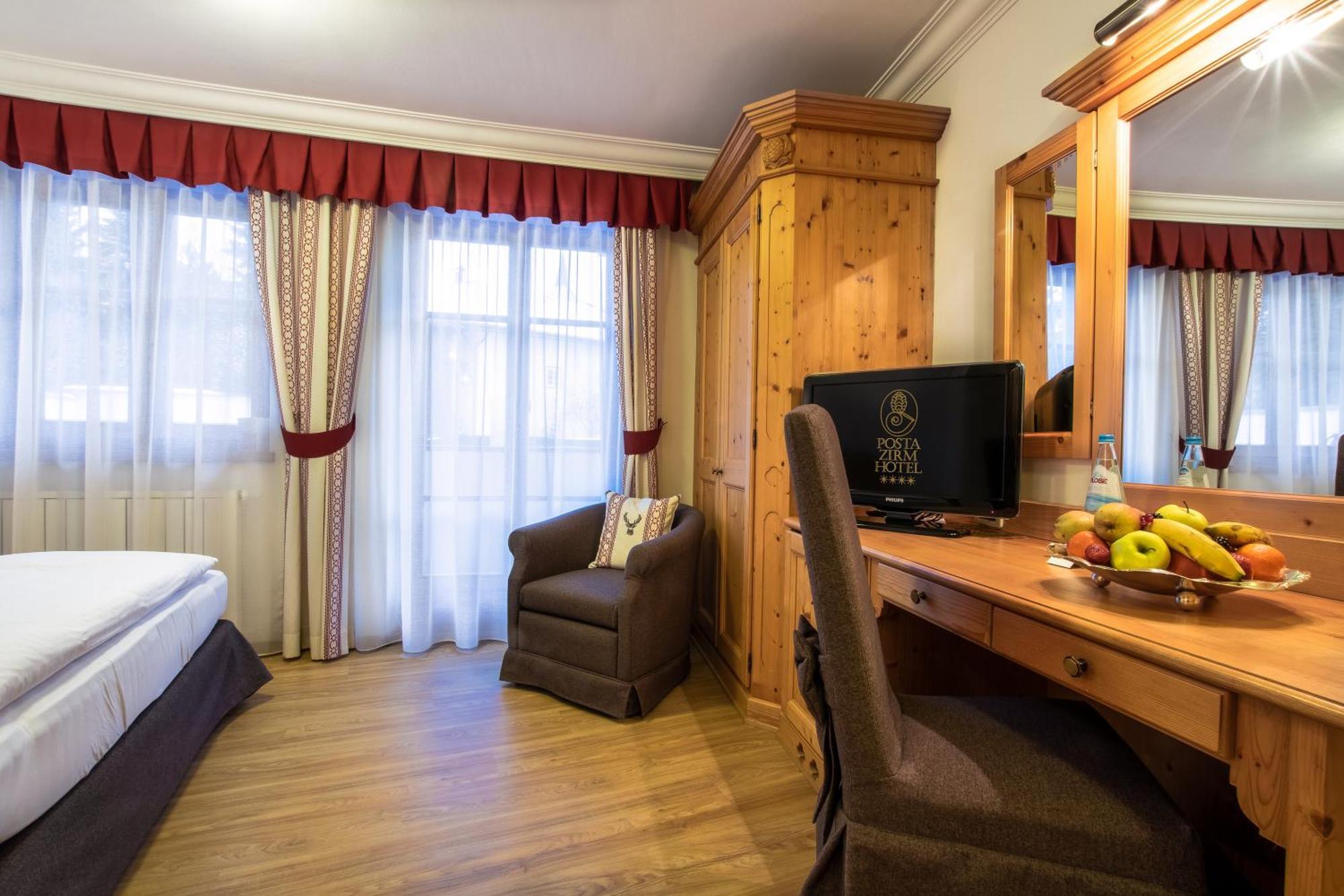 קורברה אין בדיה Posta Zirm Hotel מראה חיצוני תמונה